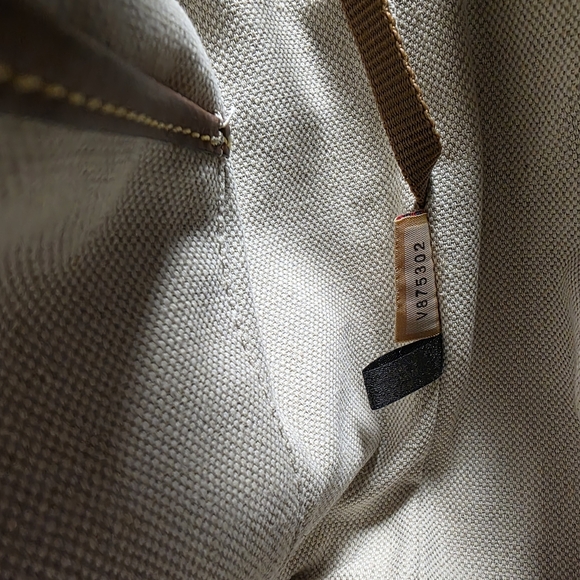 Dooney & Bourke Handle Tote - Picture 4 of 8